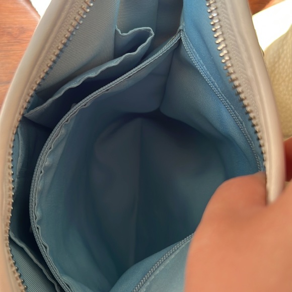 COACH Signature White Crossbody Shoulder Bag w/ Embroidered Floral & Bee Design - Picture 13 of 13